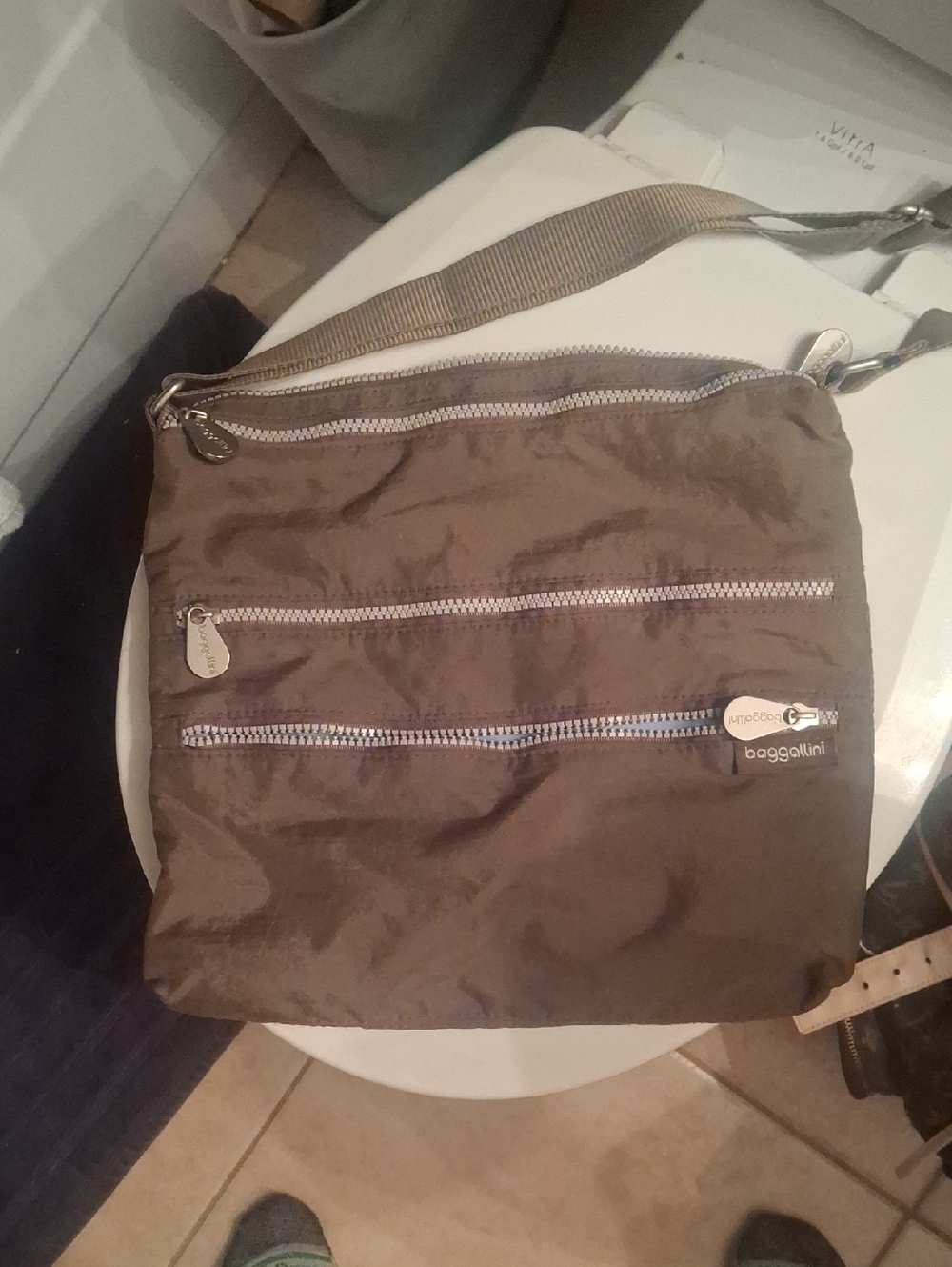 baggallini brown nylon crossbody with triple zip pockets